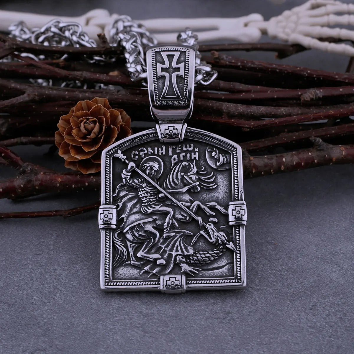 Stainless Steel Retro Religious Holy Warrior Necklace Men and Women Back Bible Cross Amulet Biker Pendant Necklace Jewelry Gift