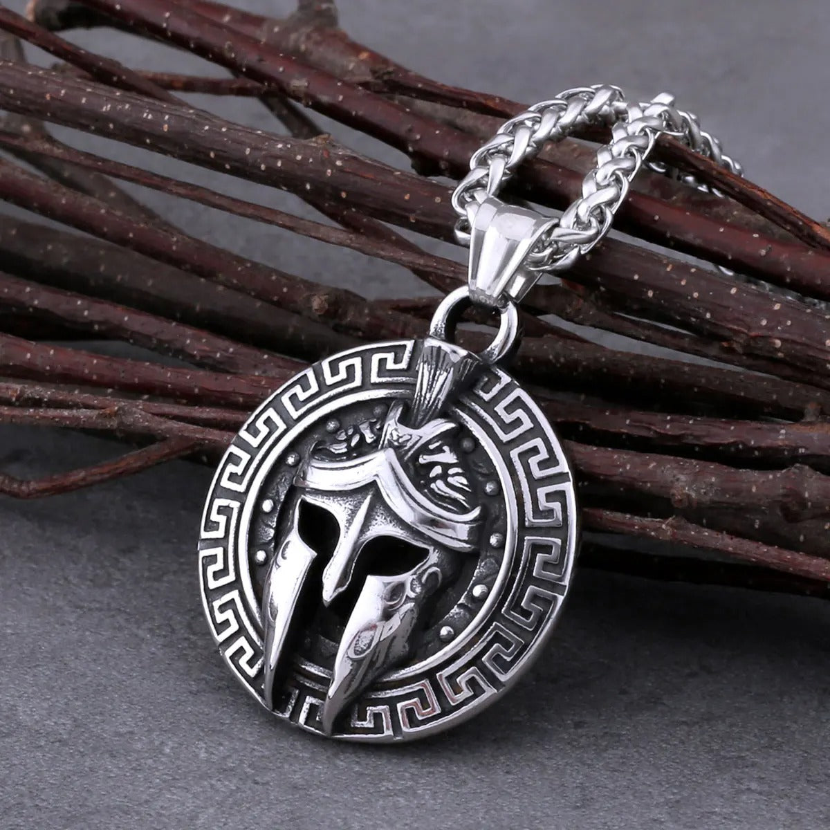Vintage Norse Spartan Warrior Mask Necklace Men's Punk Viking Amulet Pendant Necklace Fashion Charm Stainless Steel Jewelry Gift