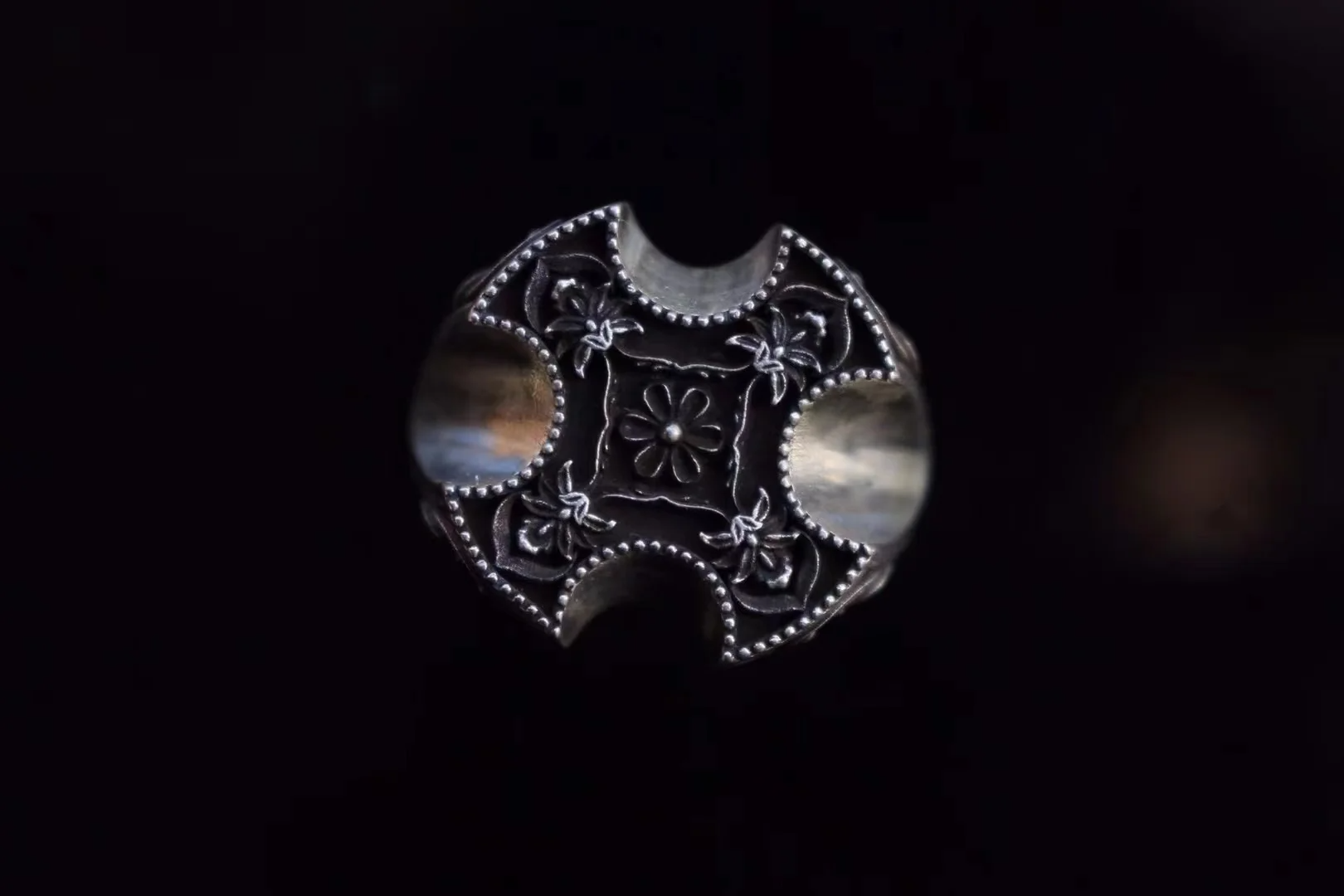 Fashionable and personalized S925 sterling silver ring, neutral decompression ring
