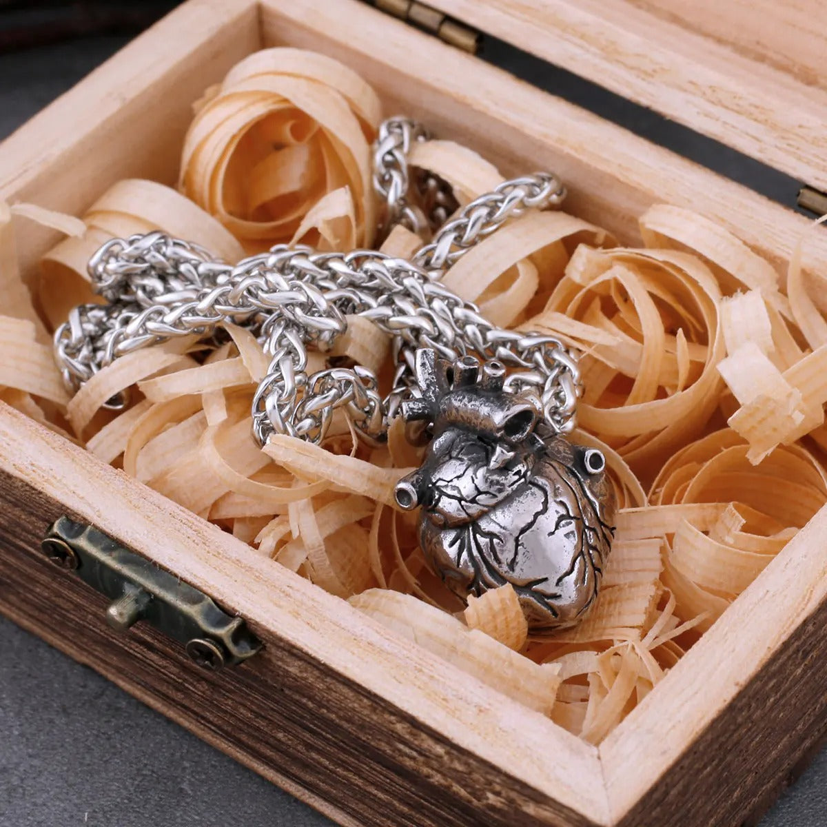 Fashion Hip Hop Heart Necklace  Stainless Steel For Men and Women Punk Vintage Biker Pendant Charm Lucky Heart Jewelry Gifts